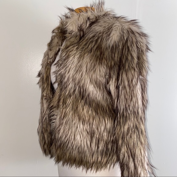 Fashion Nova Faux Fur Coat Jacket - Picture 4 of 6